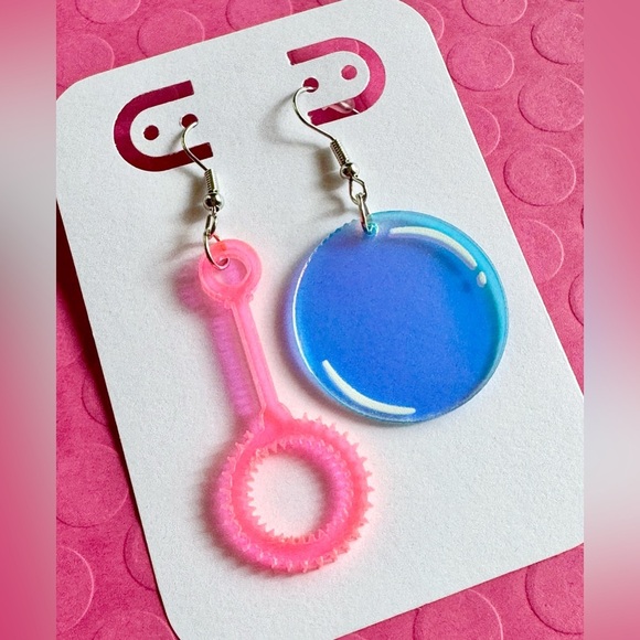 New Neon Pink Bubbles Wand & Iridescent Bubble Funky Retro 80s Vibe Earrings - Picture 5 of 5